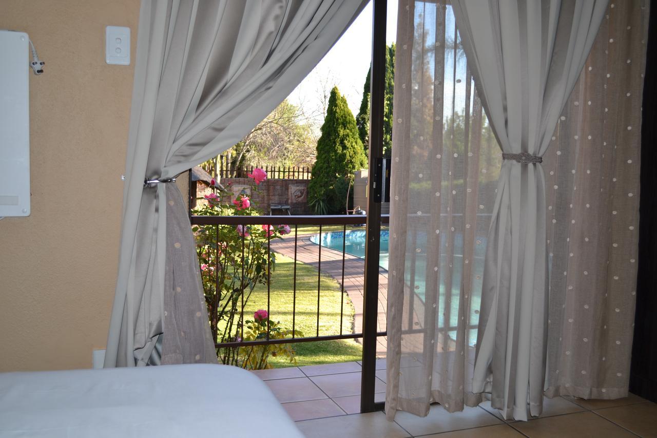 Oasis Of Life Guest House Witbank Exteriér fotografie