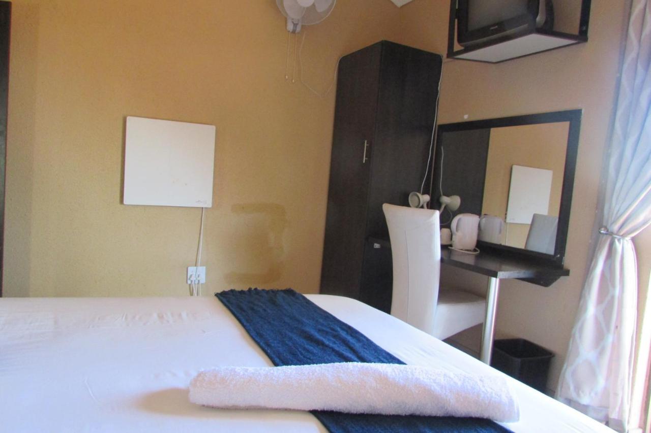 Oasis Of Life Guest House Witbank Exteriér fotografie